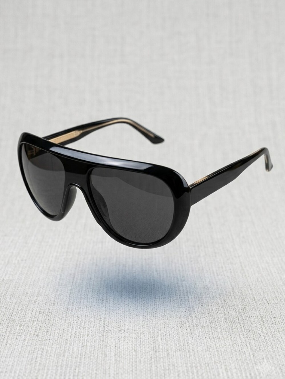QUAY Australia Oversized Shield Sunglasses Black Flat Top Aviator "Set List"